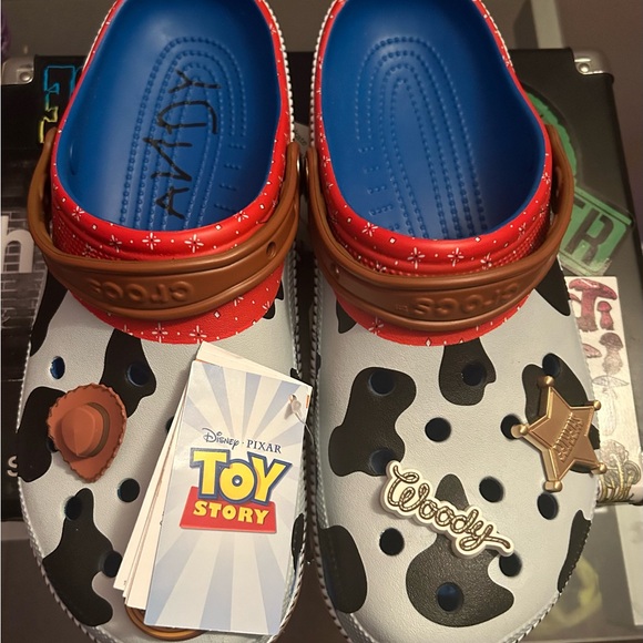 Toy Story Crocs 🤠🤠🤠 - Picture 2 of 3